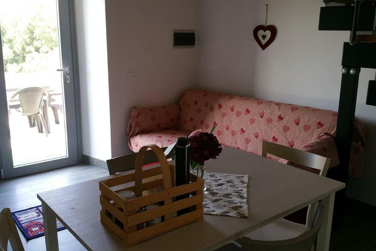 Piccolo Casale A "Le Moline" In Una Vera Fattoria 维特拉 外观 照片